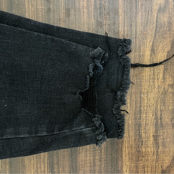 Distressed skinny jeans - Picture 3 of 3